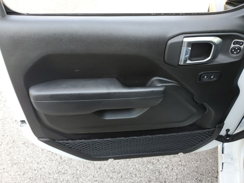 Used 2025 White Jeep Sport S image 9