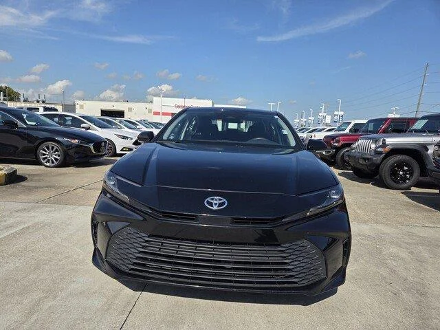 Used 2025 BLACK Toyota LE image 9