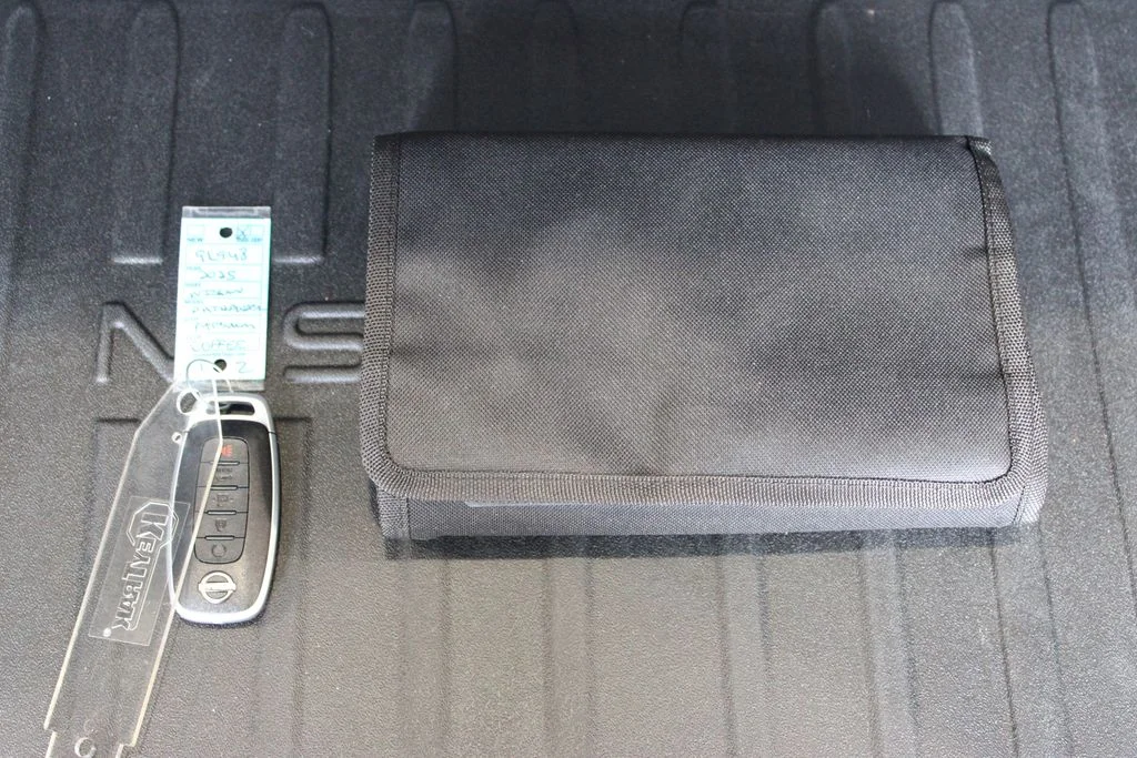 Used 2025  Nissan Platinum image 31