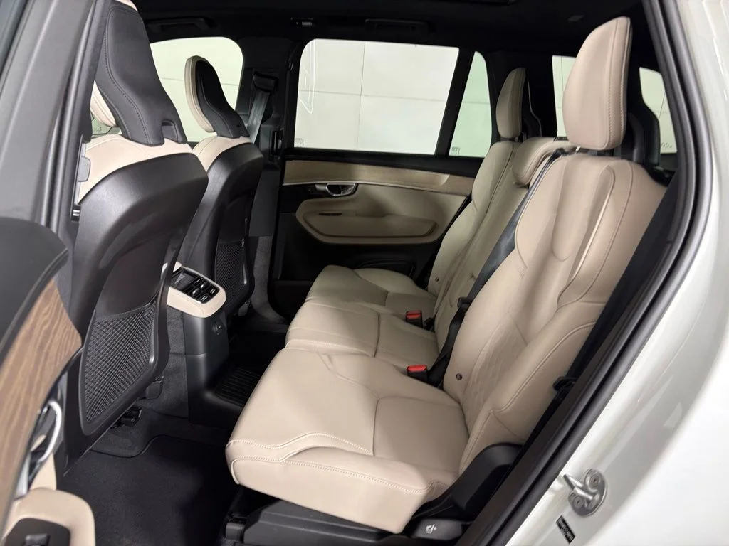 New 2026 White Volvo T8 Plus image 37