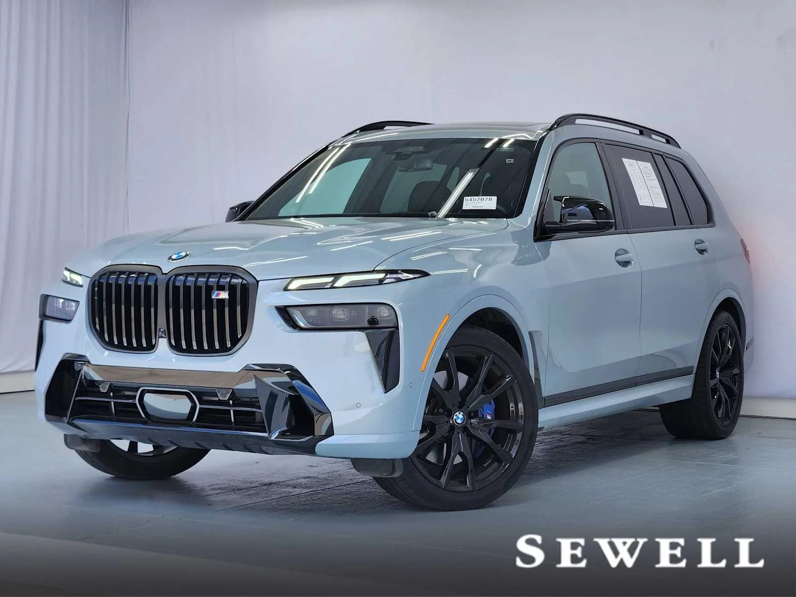 2024 BMW X7 M60i's photo