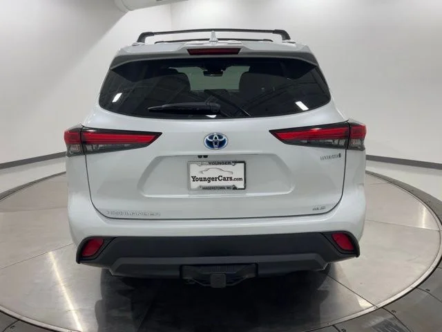 Certified Used 2022 Beige Toyota Bronze Edition image 4