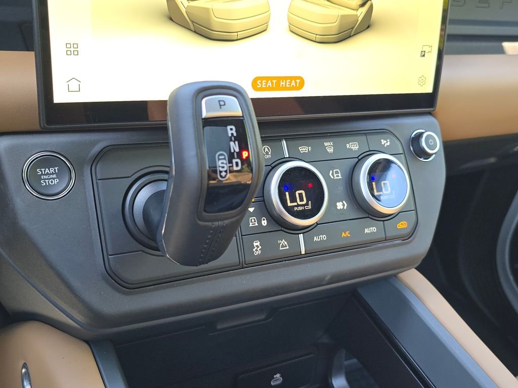 New 2026 Fuji White Land Rover X-Dynamic SE image 31