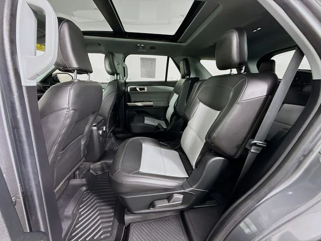 Used 2022 Gray Ford XLT image 25