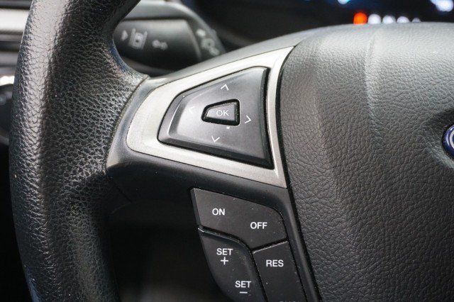 Used 2020 GREY Ford SE image 24