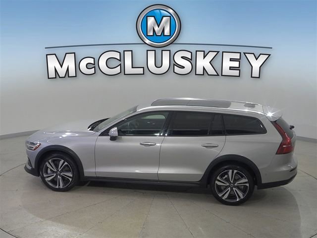 2025 Volvo V60 Cross Country Plus - Photo 10