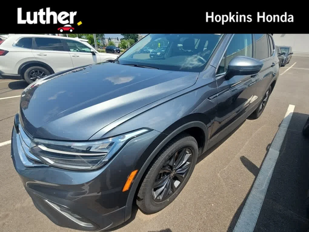 Used 2022 Platinum Gray Metallic Volkswagen SE image 1
