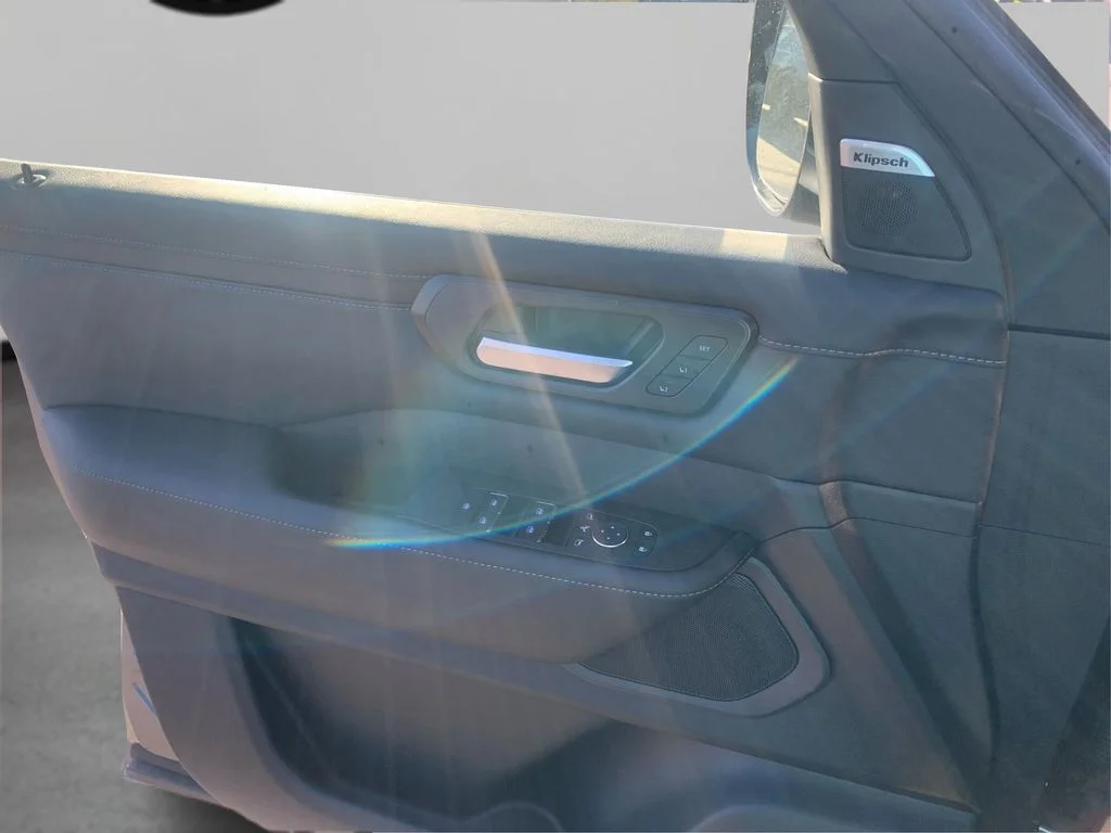2025 Nissan Armada SL - Photo 25