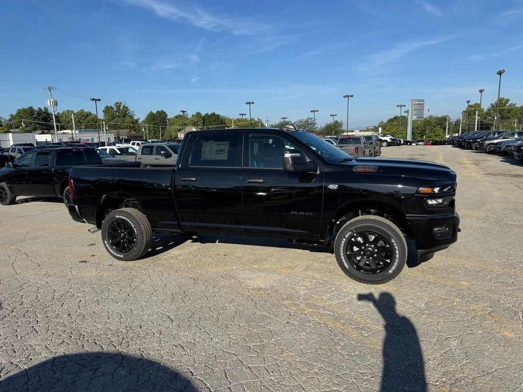 New 2027 Diamond Black Crystal Pearl-Coat Exterior Paint RAM Big Horn image 5