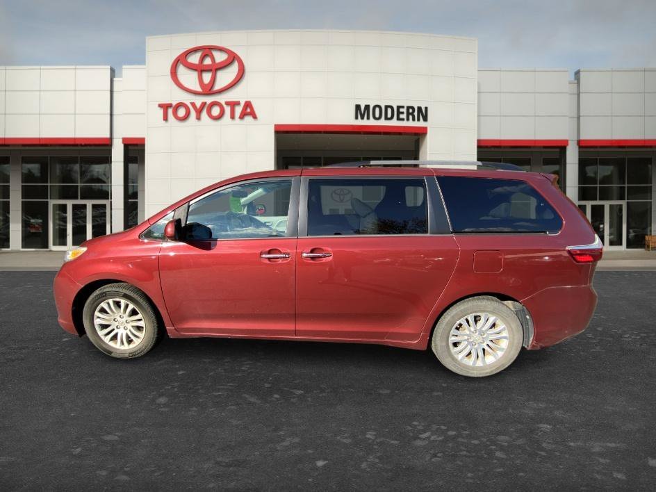 Used 2017 Salsa Red Pearl Toyota XLE image 6