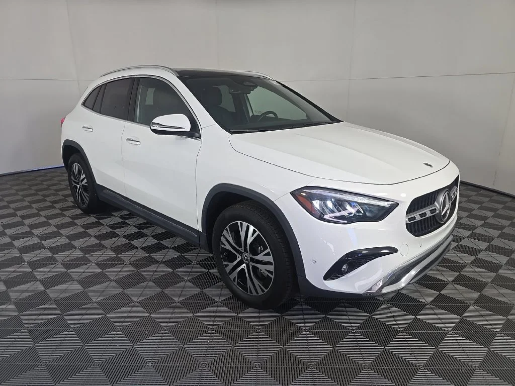 Used 2025 White Mercedes-Benz GLA 250 image 3