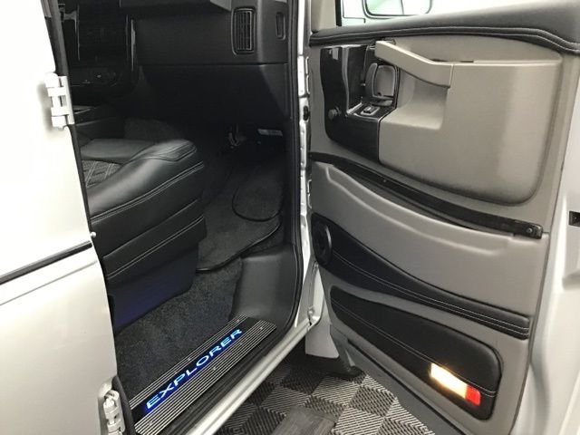 Used 2023 Silver GMC Explorer Limited SE image 41