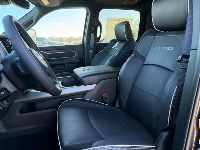 New 2026 Granite Crystal Metallic Clear-Coat Exterior Paint RAM Laramie image 15