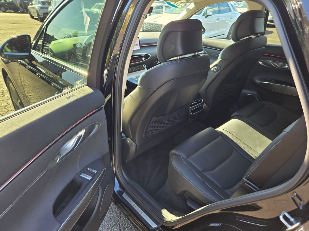 Certified Used 2026 Black Genesis 2.5T Select image 15