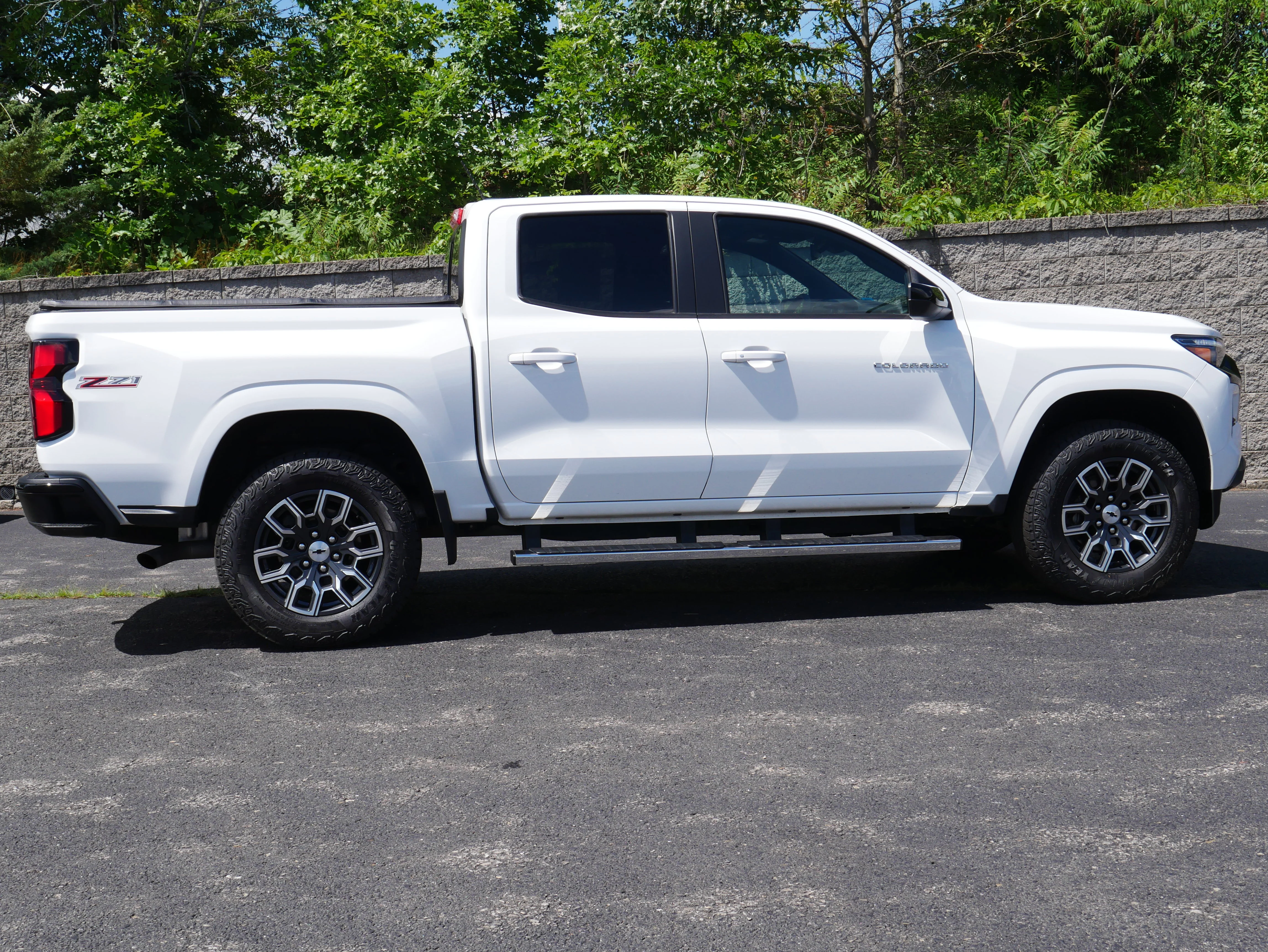 2023 Chevrolet Colorado Z71 - Photo 9