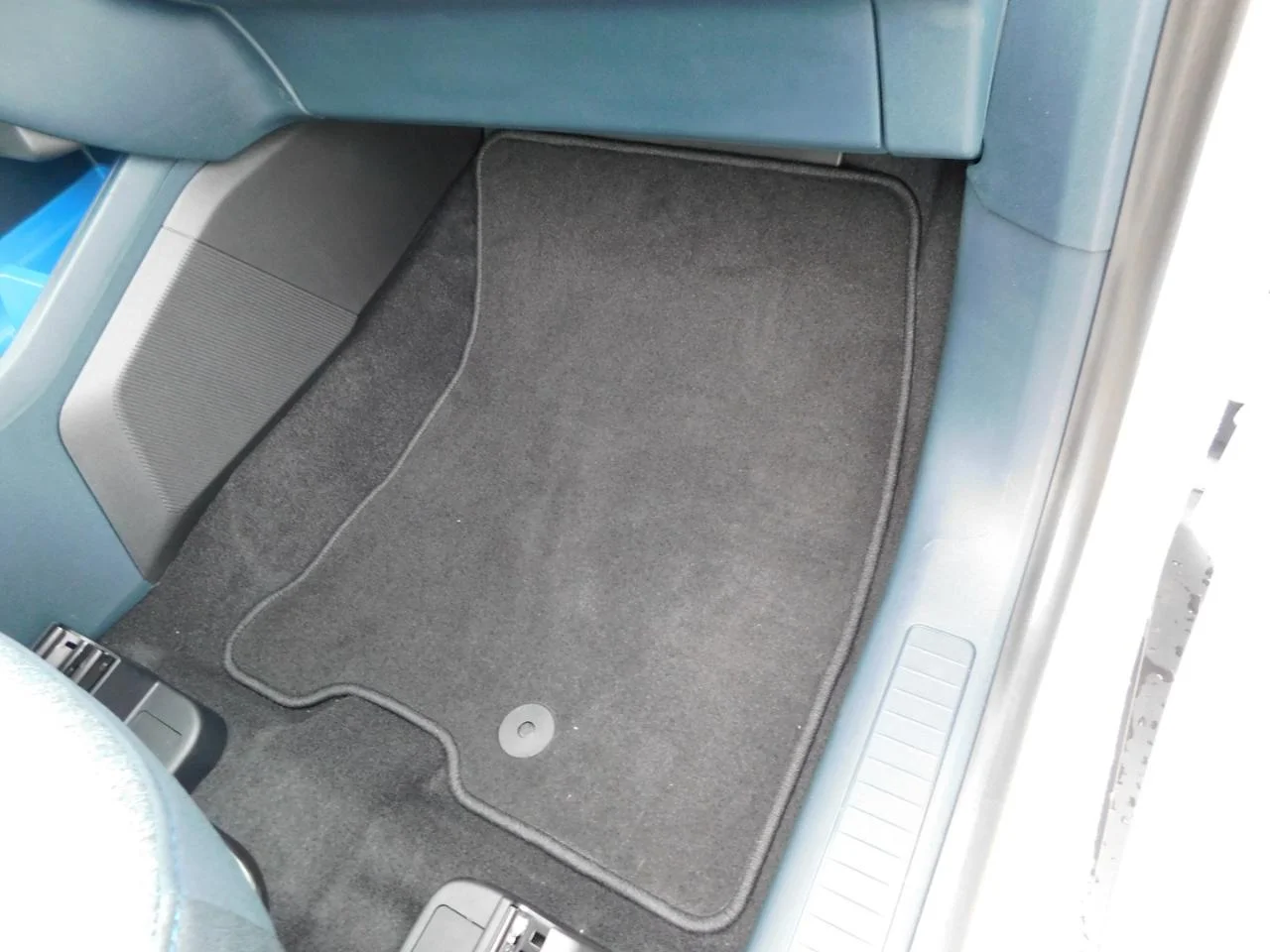 New 2026 Oxford White Ford XLT image 17