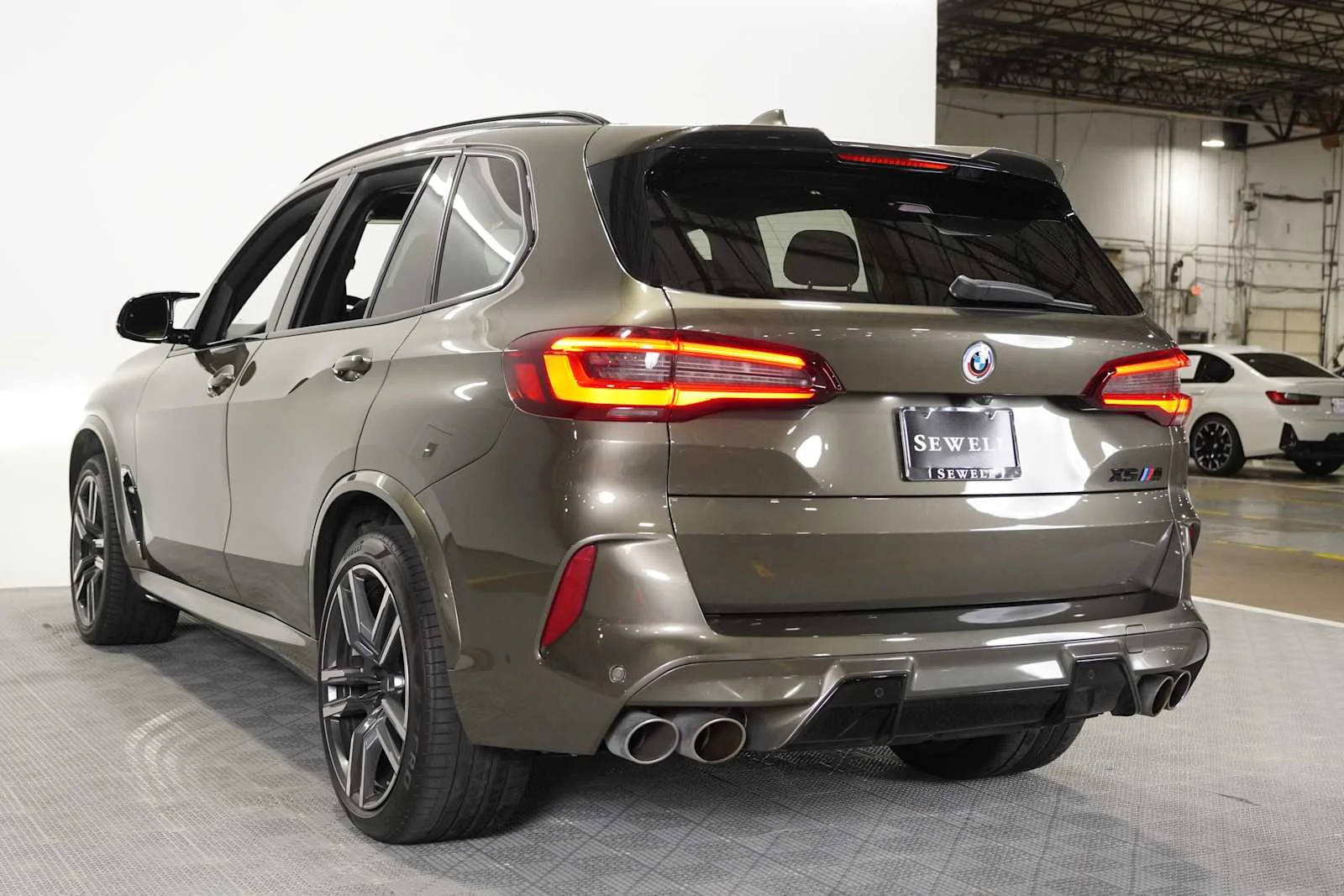 Used 2022 Manhattan Green Metallic BMW  image 6