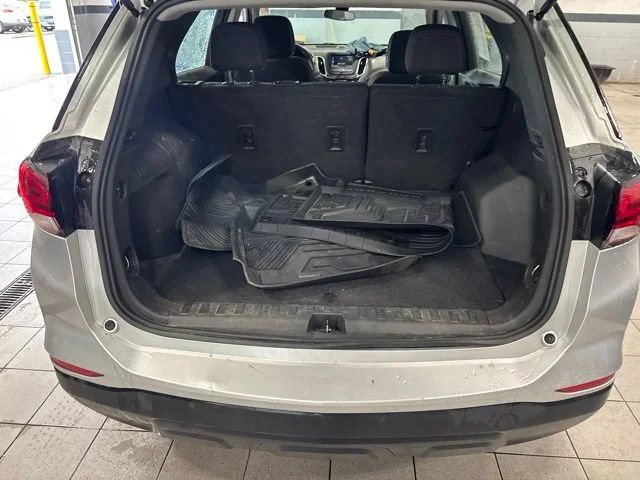 Used 2022 Silver Ice Metallic Chevrolet LS image 9