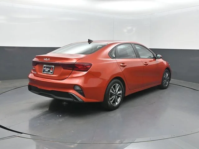 Used 2023 Red Kia LXS image 34
