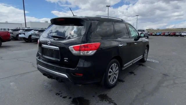Used 2016 Black Nissan SL image 8