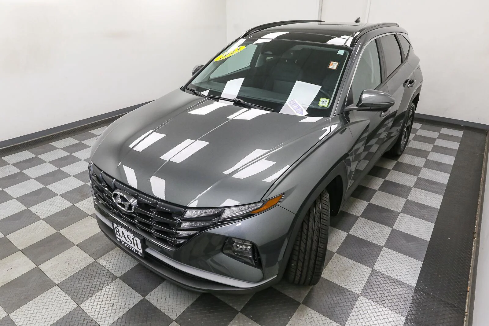 Used 2023 Amazon Gray Hyundai SEL Convenience image 6