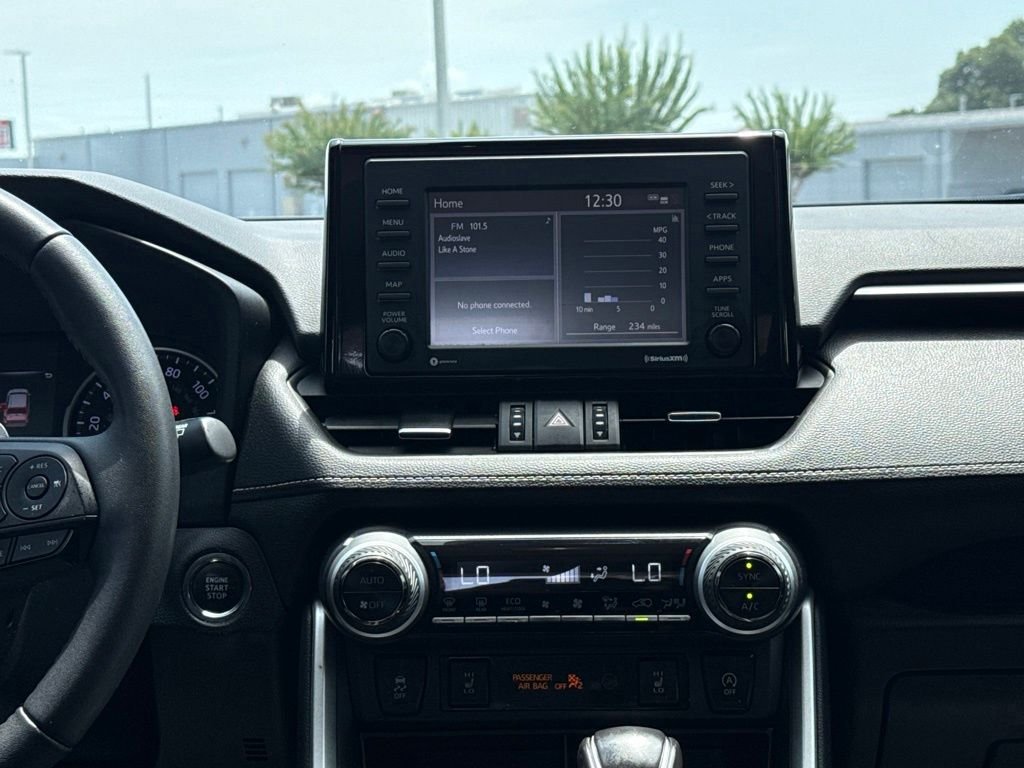 Used 2022 Silver Toyota XLE Premium image 18