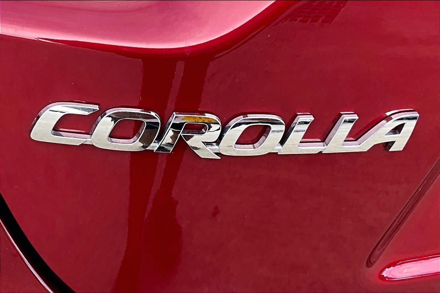 Used 2026 Ruby Flare Pearl Toyota Hybrid LE image 29