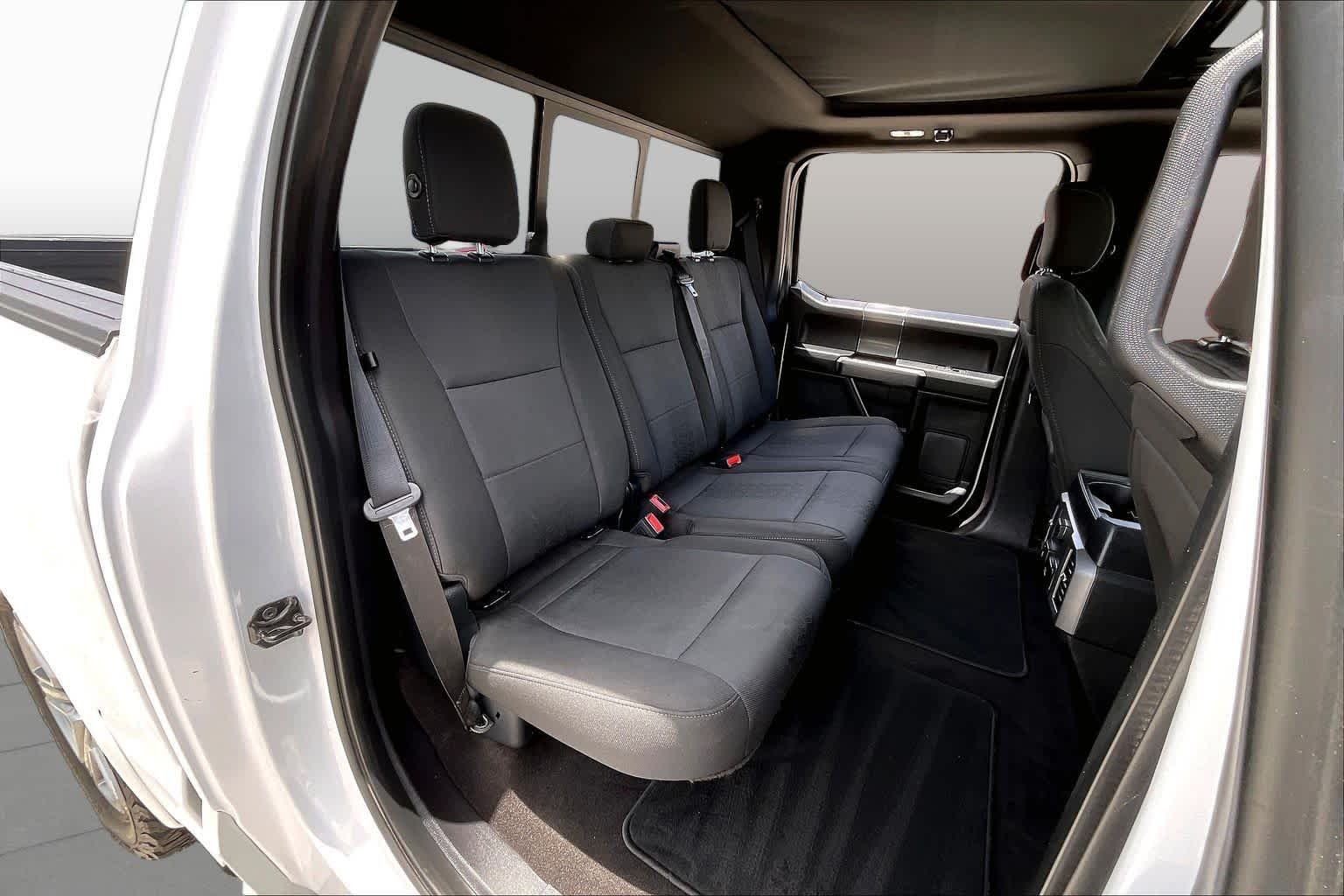 Used 2018 Oxford White Ford XLT image 21