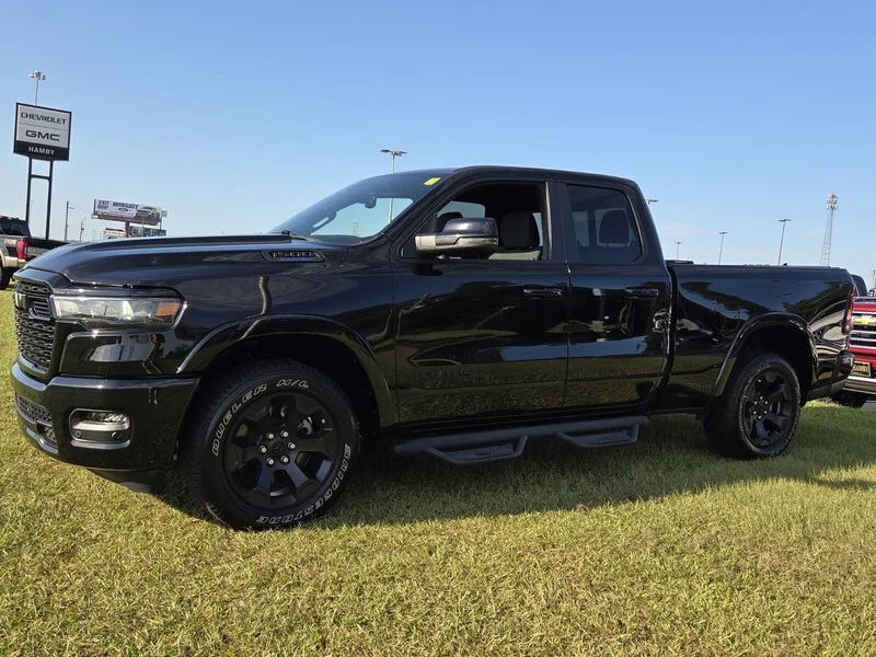 Used 2025 Diamond Black RAM BIG HORN image 3