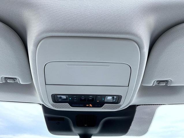 New 2027 Star White Metallic Tri-Coat Ford Platinum image 49