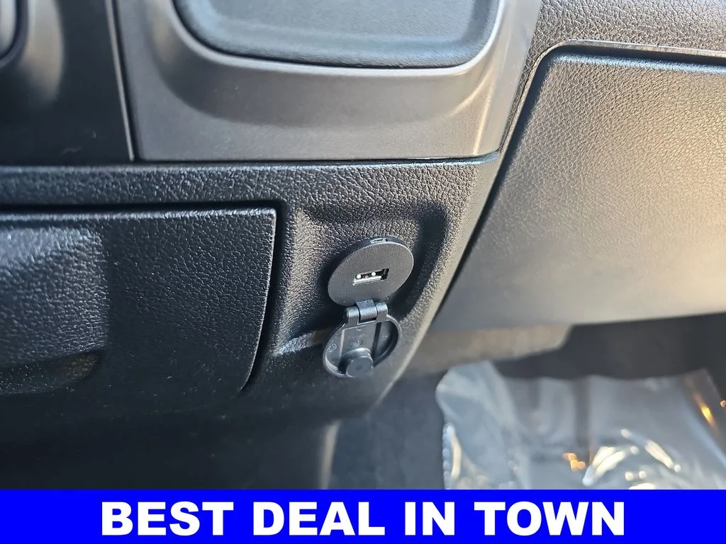 Used 2022 White Ram SLT image 24