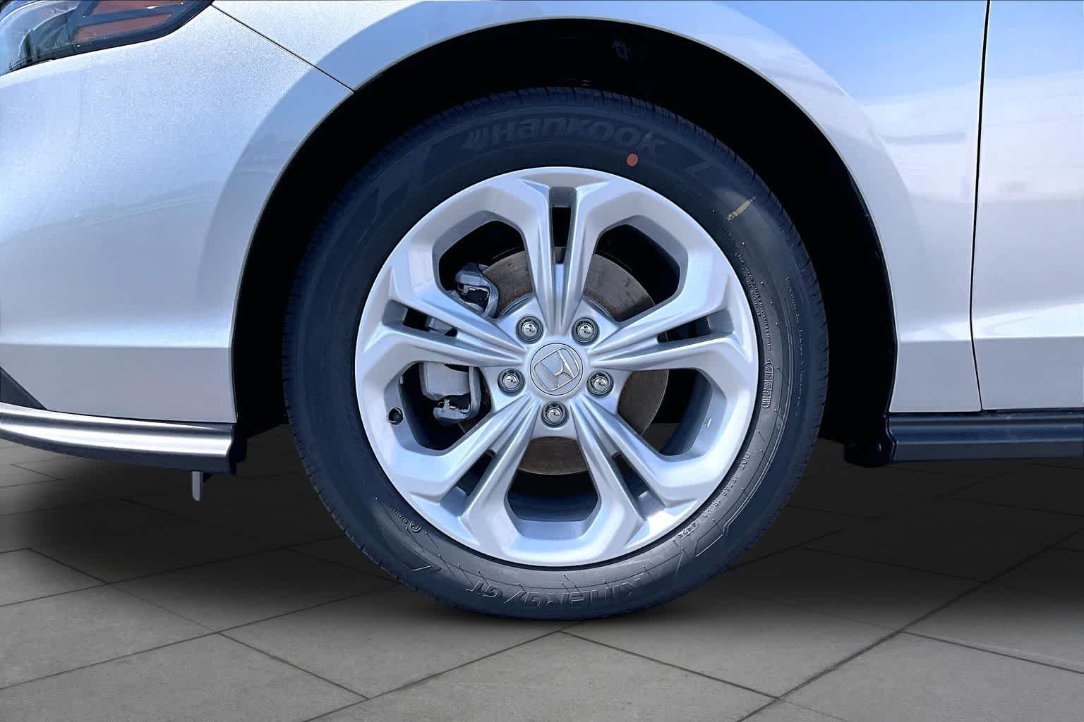 New 2026 Solar Silver Metallic Honda LX image 11