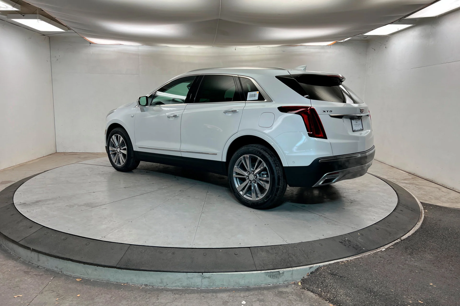 New 2026 Crystal White Tricoat Cadillac Premium Luxury image 3