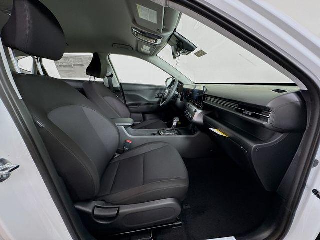 New 2026 White Hyundai SE FWD image 38