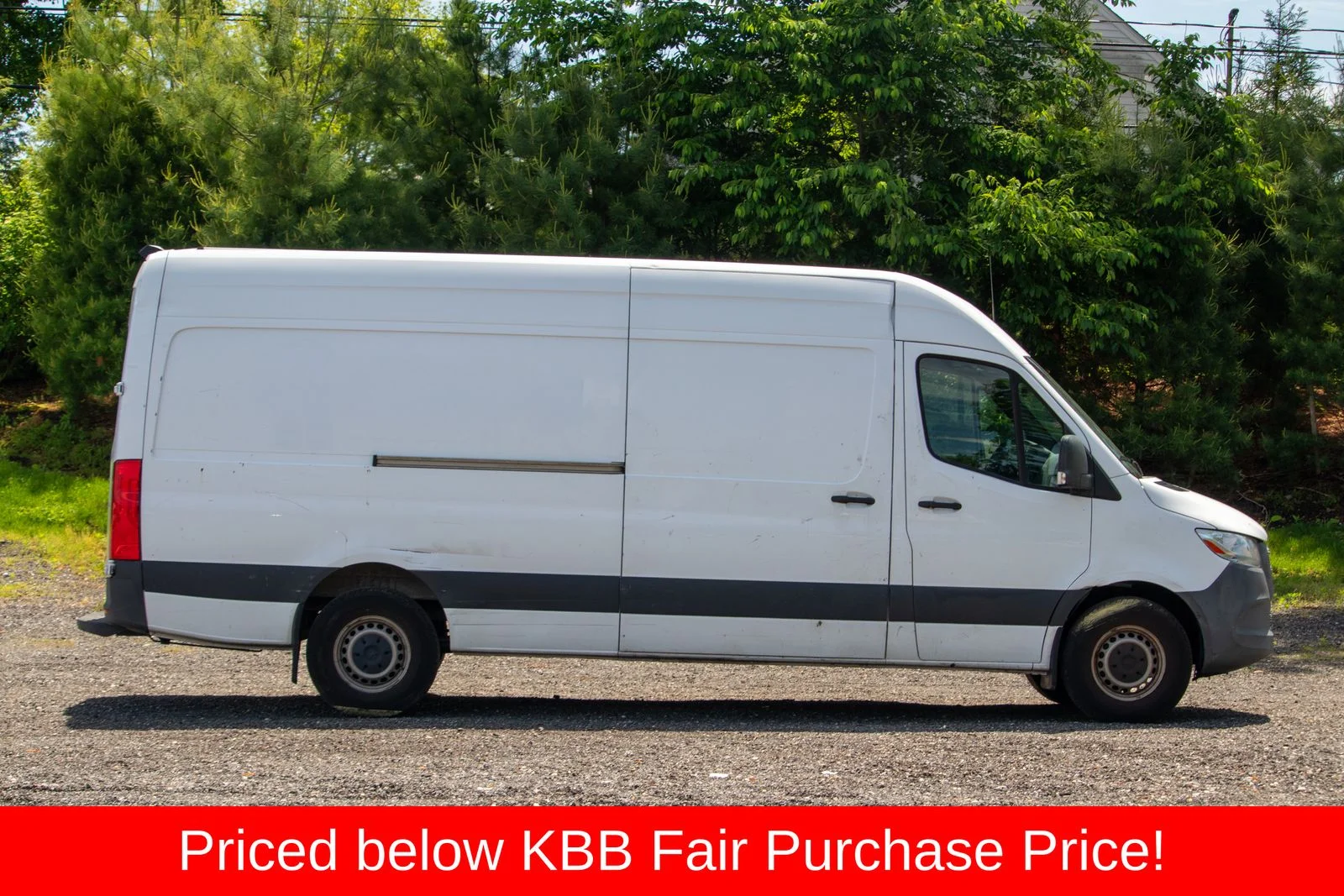 Used 2021 White Mercedes-Benz Cargo 170 WB image 9