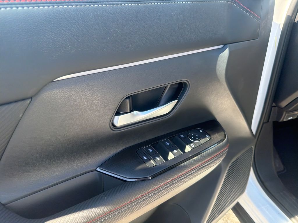 New 2026 Nissan Kicks SR 4D Sport Utility