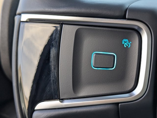 New 2025 Star White Metallic Tri-Coat Ford Platinum® MAX image 26