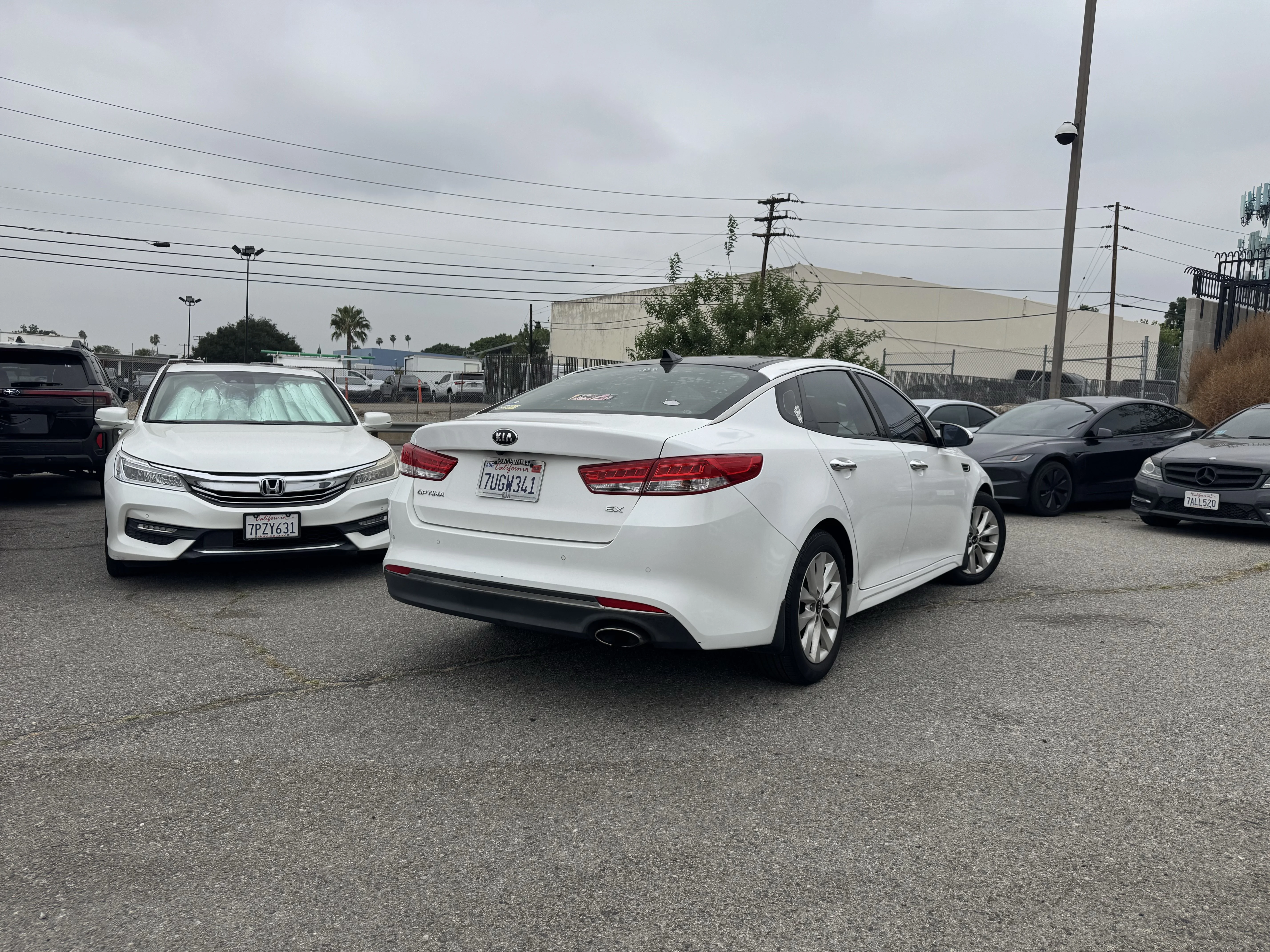 Used 2016 Snow White Pearl Kia EX image 3
