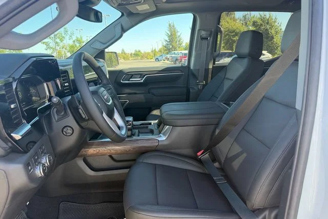 New 2026 Glacier White Tricoat GMC SLT image 15