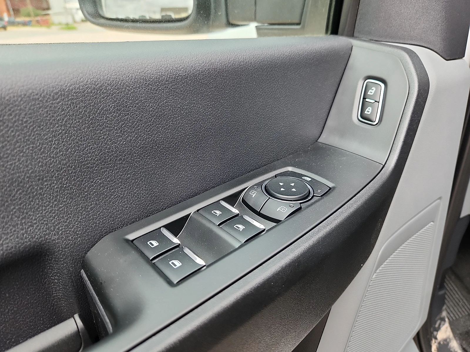 New 2026 Oxford White Ford F-250® XL image 15