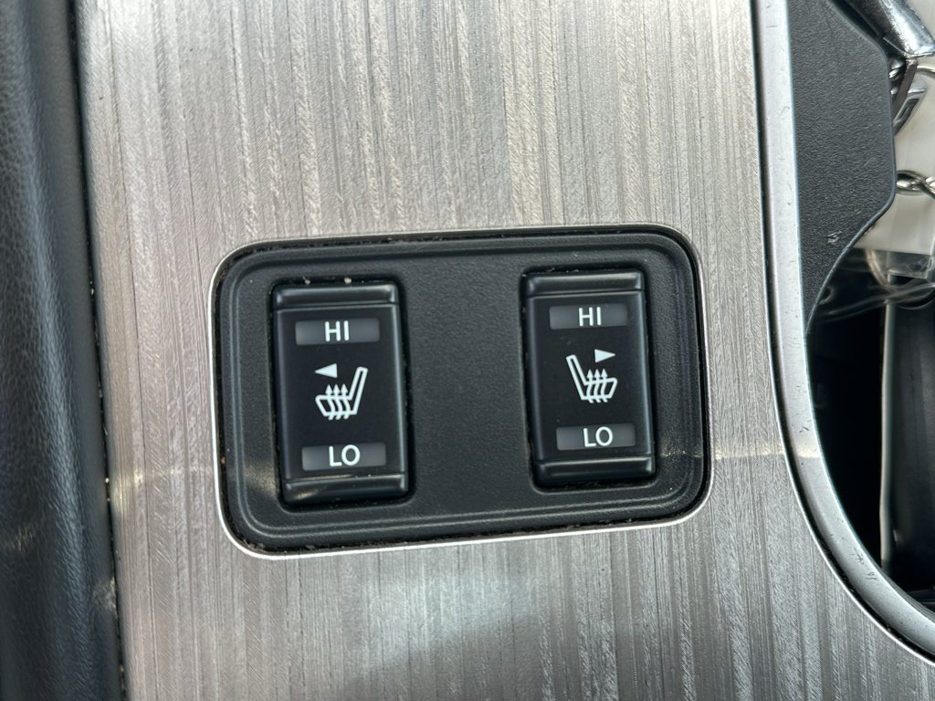 Used 2018 Pearl White Nissan SL image 25