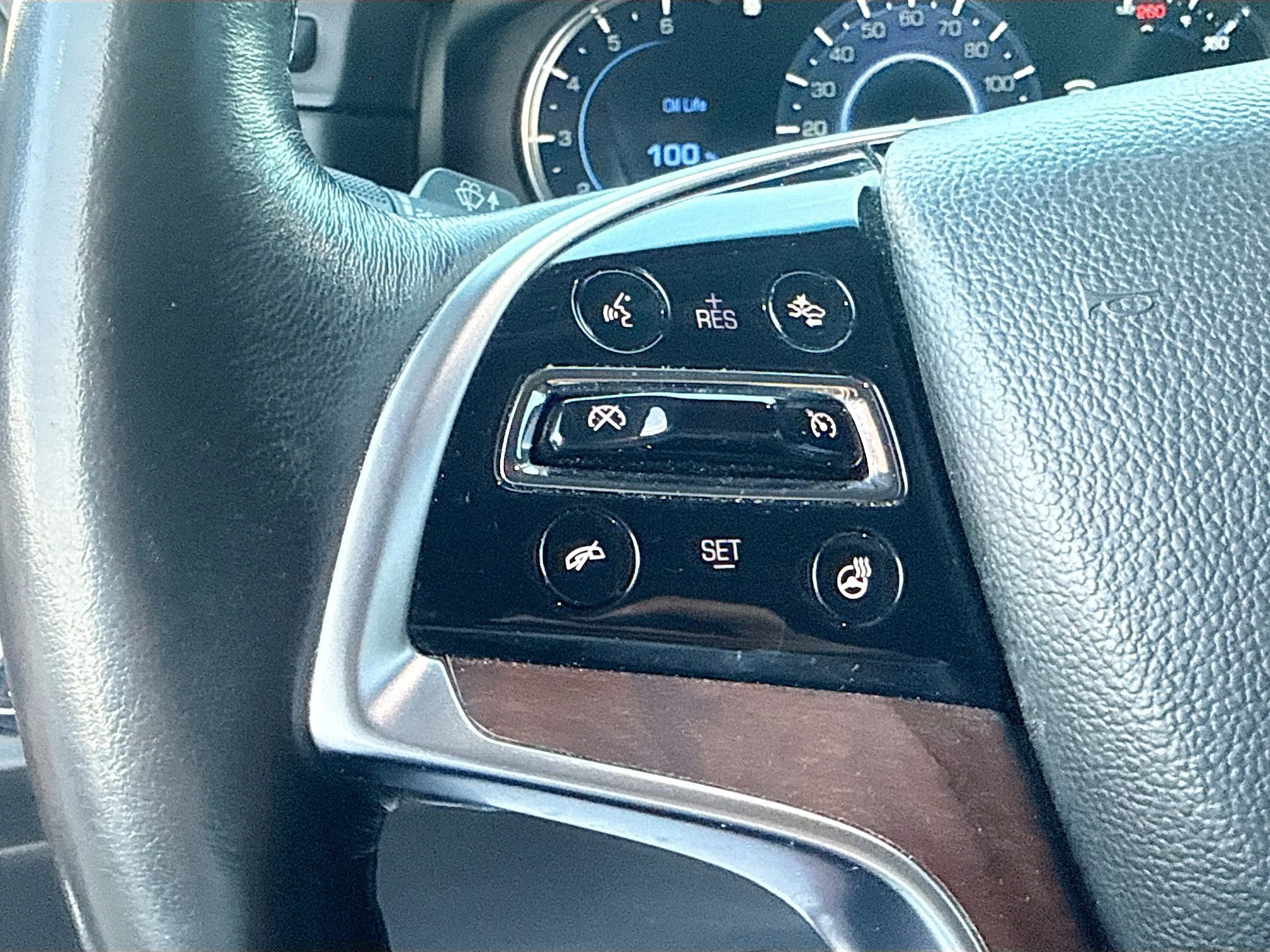 Used 2016 Crystal White Tricoat Cadillac Luxury Collection image 39