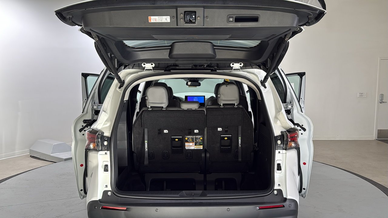 New 2026 Wind Chill Pearl <sup>1</sup> Toyota  XLE image 16