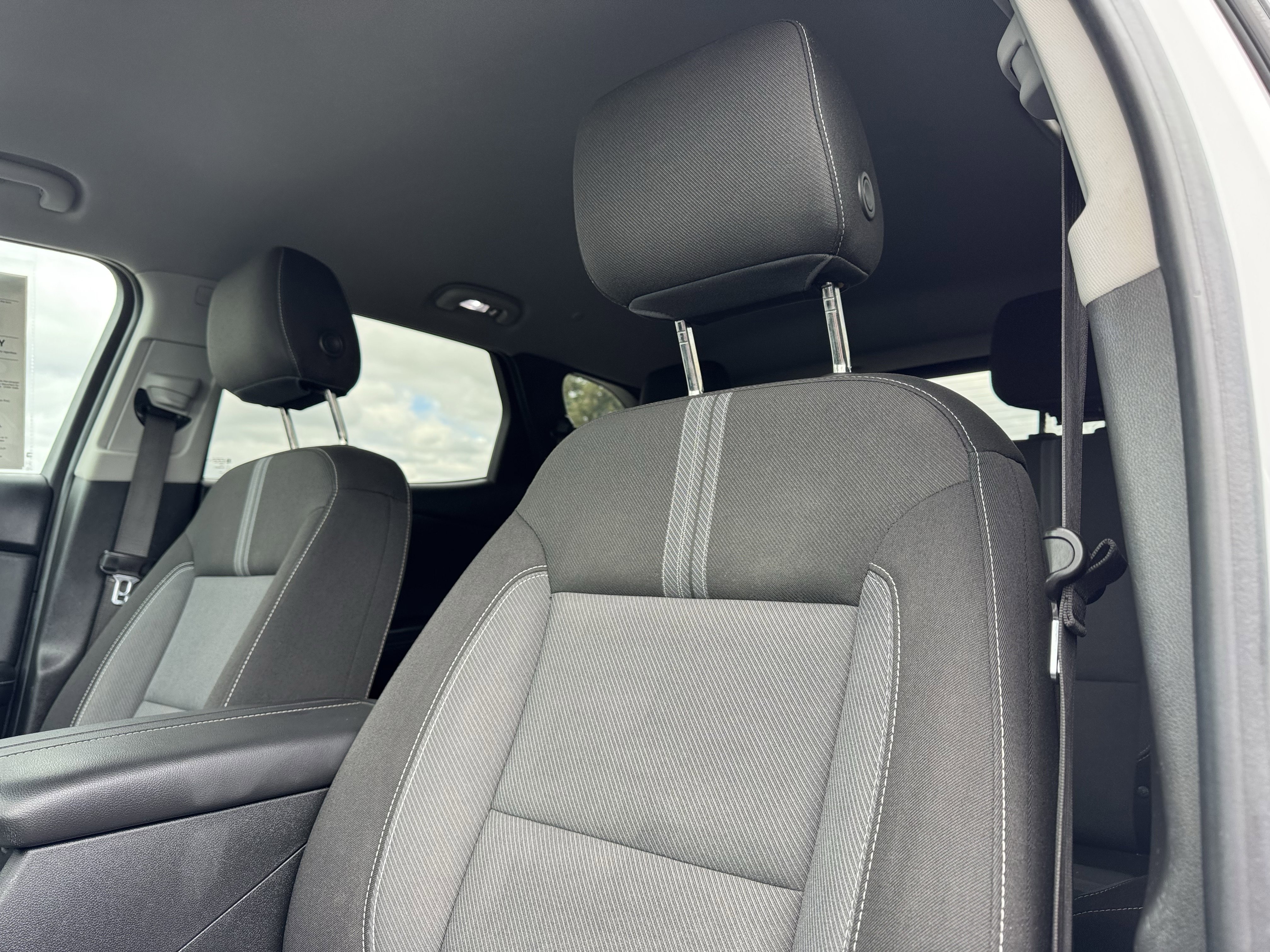 Used 2023 Summit White Chevrolet 2LT image 10