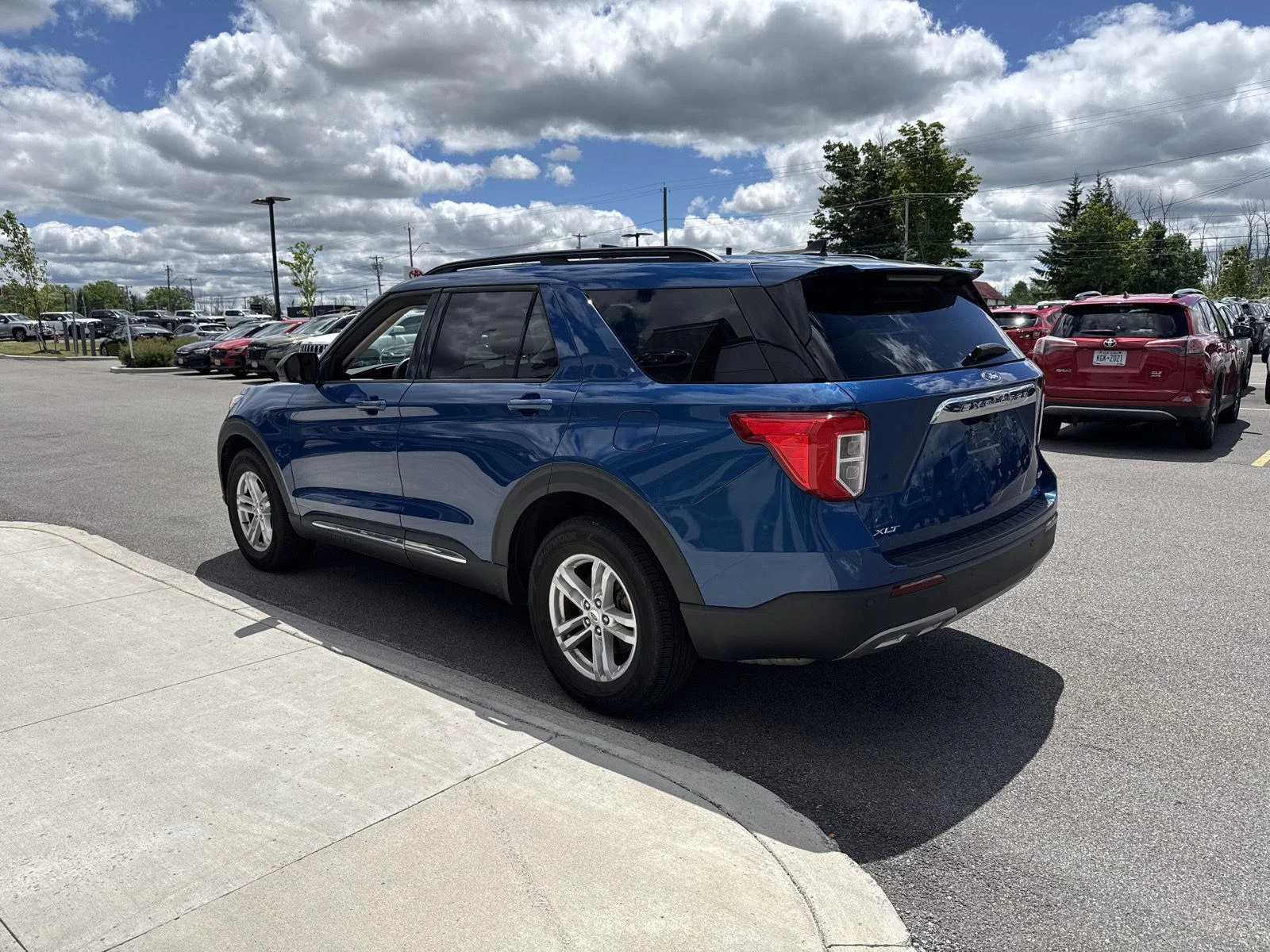 Used 2023 Atlas Blue Ford XLT image 5