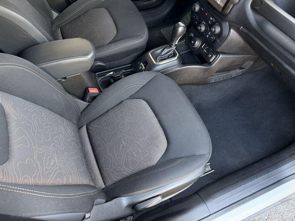 New 2026 Shimmering Silver Hyundai SEL image 26