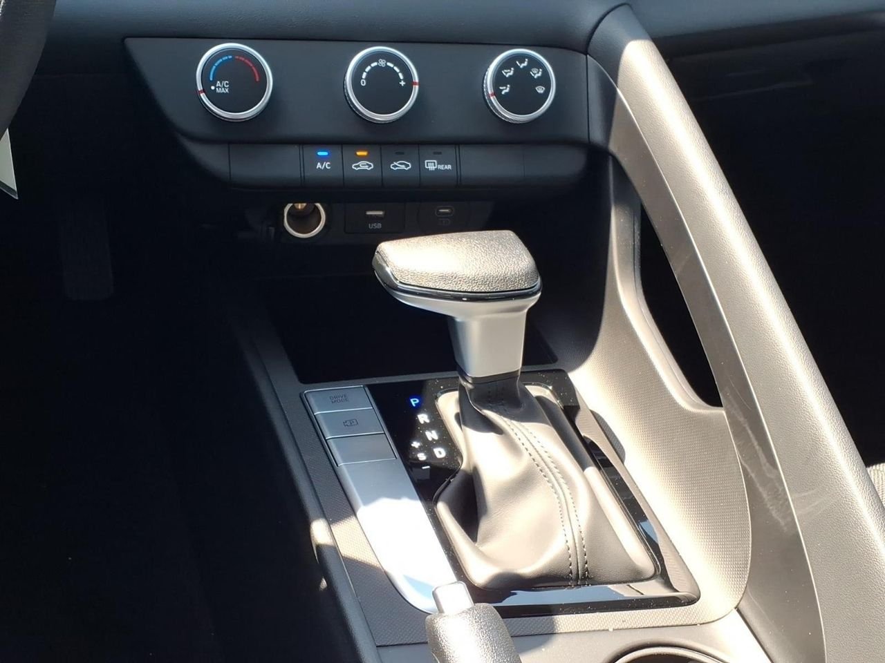 New 2026 Serenity White Hyundai SE image 23