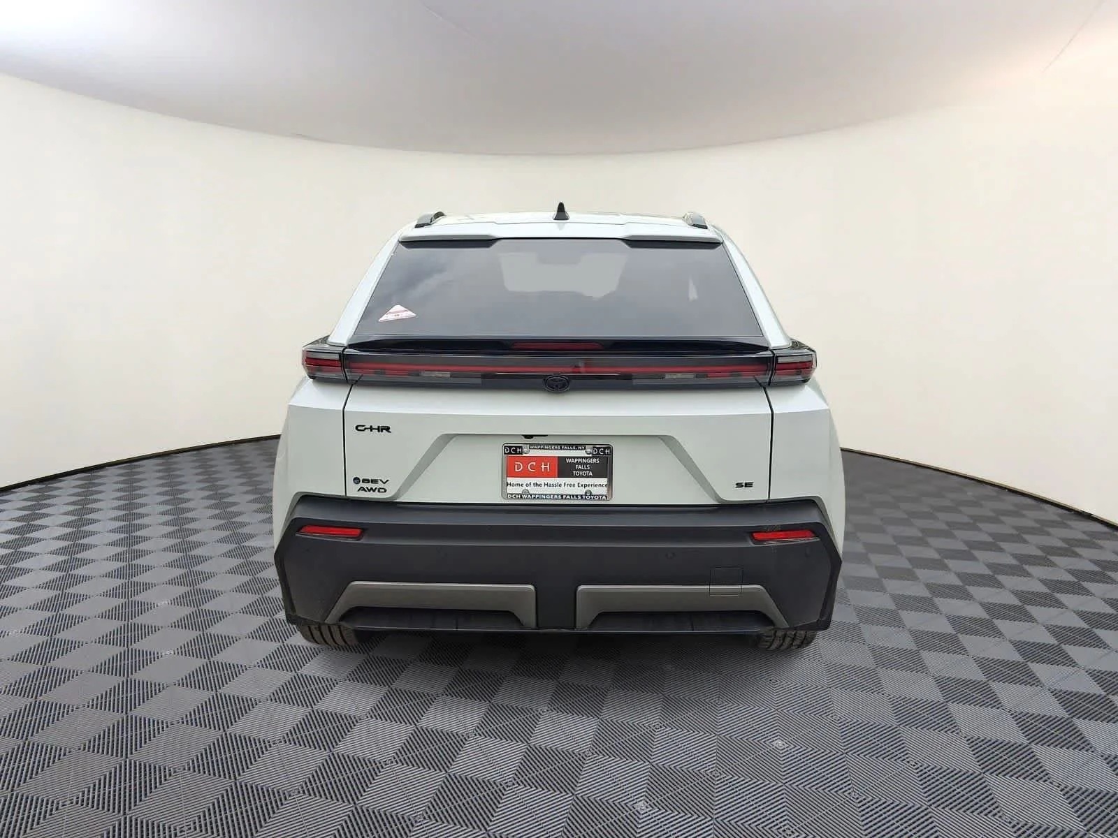 New 2026 Wind Chill Pearl <sup>1</sup> Toyota  SE image 5