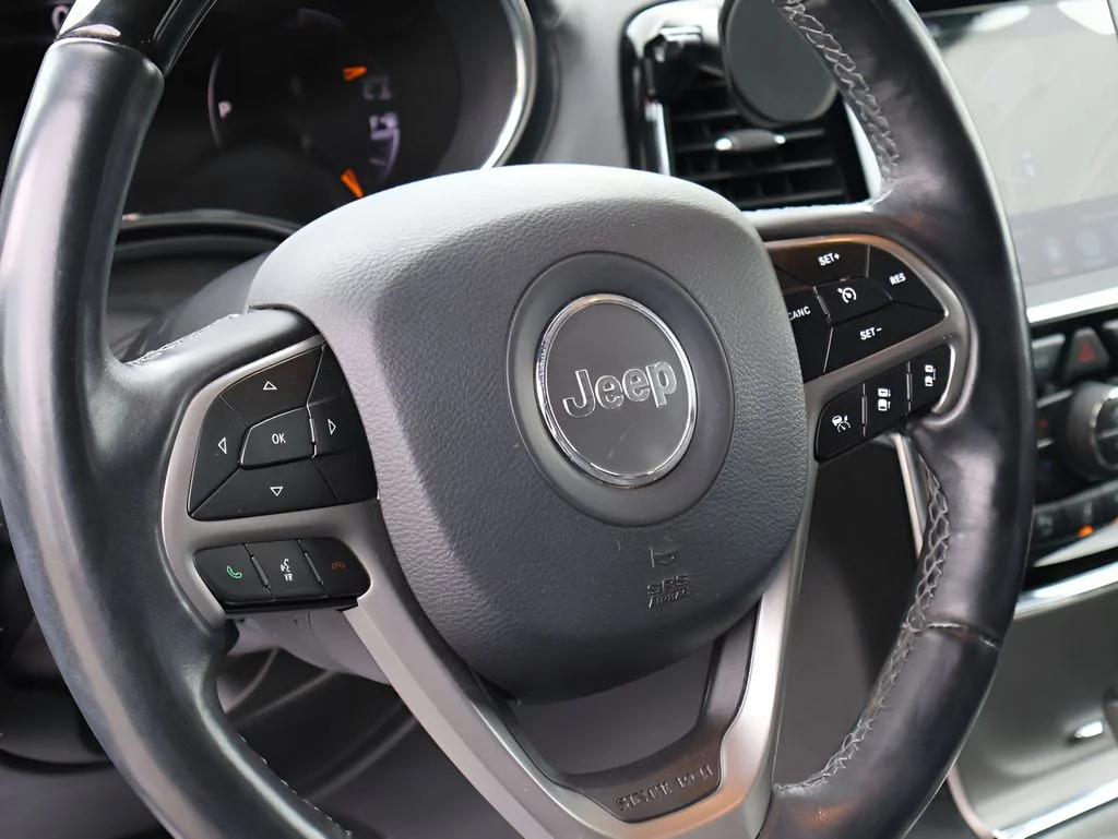 Used 2020 Blue Jeep Overland image 18