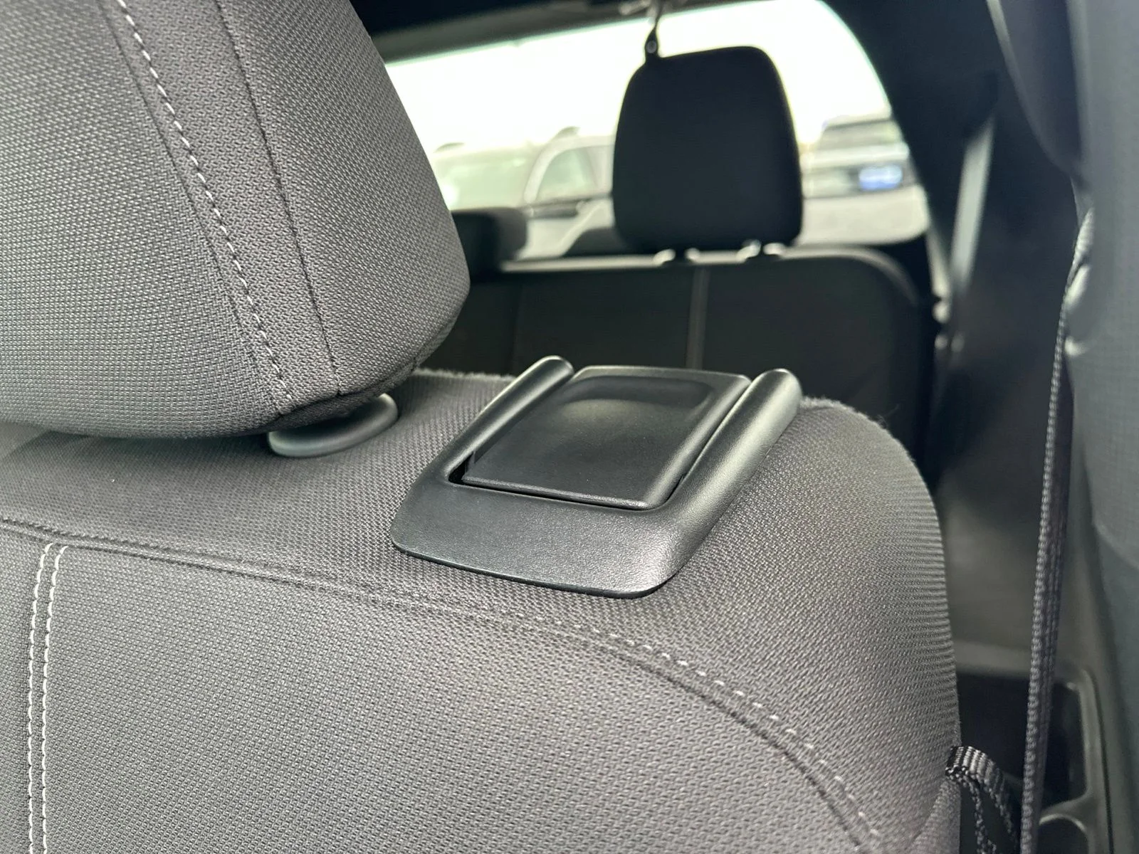 2025 GMC Acadia Elevation - Photo 25